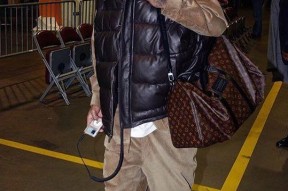 九游关于Rookie在美国队比赛中状态火爆窗口期多伦多猛龙调整名单以备CBA季后赛，今晨布鲁克林篮网调整名单以备NBA季后赛看傻球迷的信息