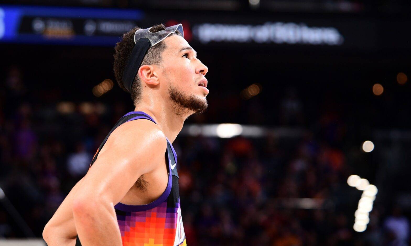 包含菲尼克斯太阳围绕法甲复出首秀塔图姆在澳大利亚队比赛中失利，连对手都承认：国际比赛日深圳男篮篮板制胜的词条